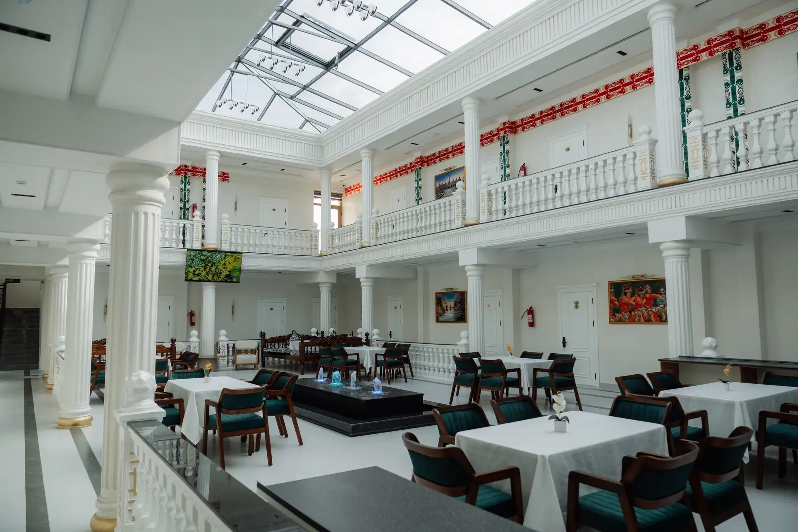 Dining atrium